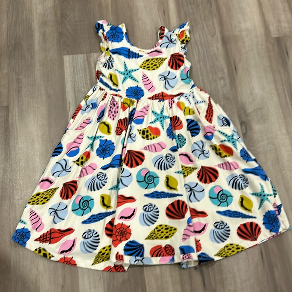 Hanna Andersson swing dress vs 10